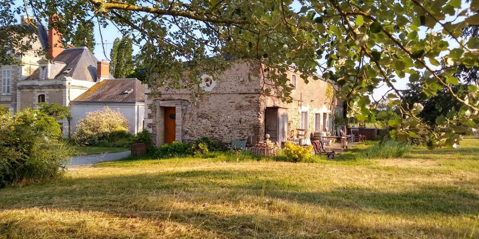 Le Lodge De Loge & Broc La Possonnière Екстериор снимка